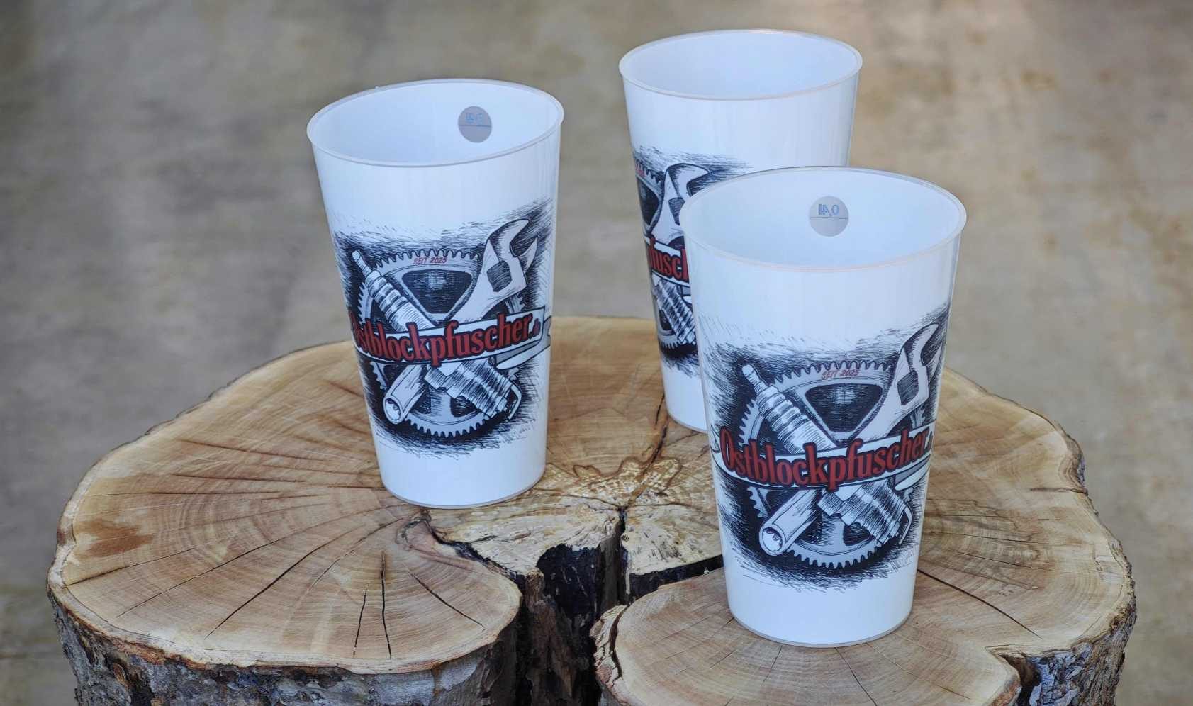 Becher mit Ostblockpfuscher-Motiv