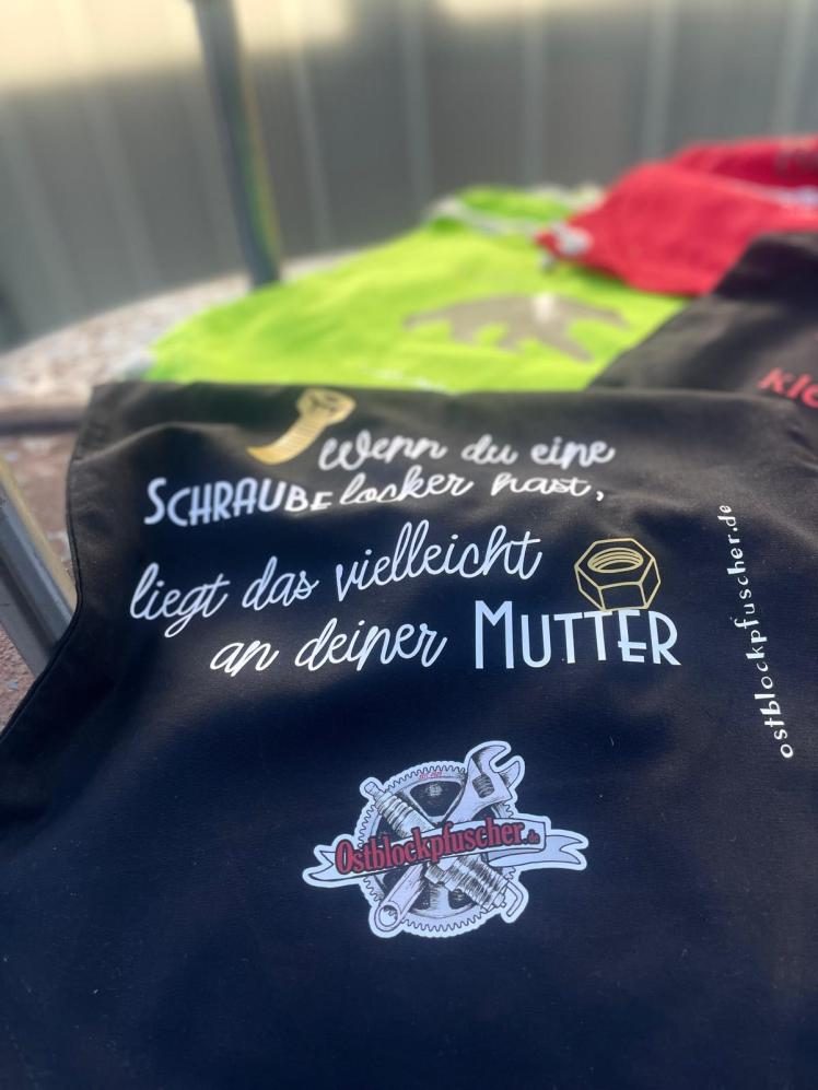 T-Shirt mit Schrauber-Spruch und Ostblockpfuscher-Logo
